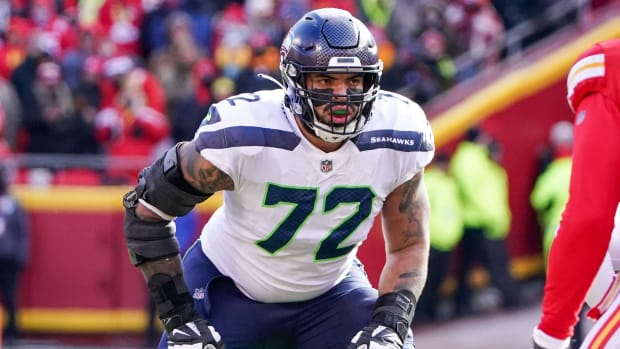 Seattle Seahawks offensive tackle Abraham Lucas (72) at the line of scrimmage against the Kansas City Chiefs during the game at GEHA Field at Arrowhead Stadium.