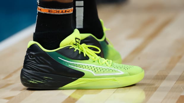 Deron Williams Brooklyn Nets NBA Game Used Worn Signed Basketball Sneakers