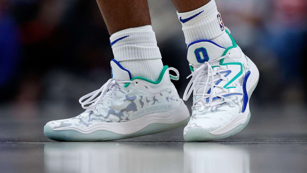 Jayson Tatum Wore Classic Air Jordans Before & During Celtics Game - Sports  Illustrated FanNation Kicks News, Analysis and More