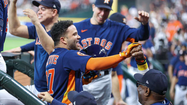 Houston Astros stay alive with a 8-5 road win over the Texas Rangers in  ALCS Game 3, Flippin' Bats