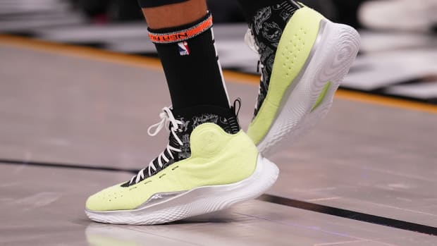 Stephen Curry Debuts Two New Colorways of Signature Shoes - Sports  Illustrated FanNation Kicks News, Analysis and More