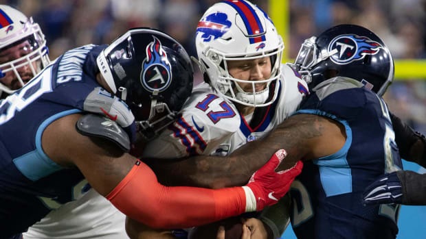 Tennessee Titans vs. Buffalo Bills in Week 2 of NFL season in photos