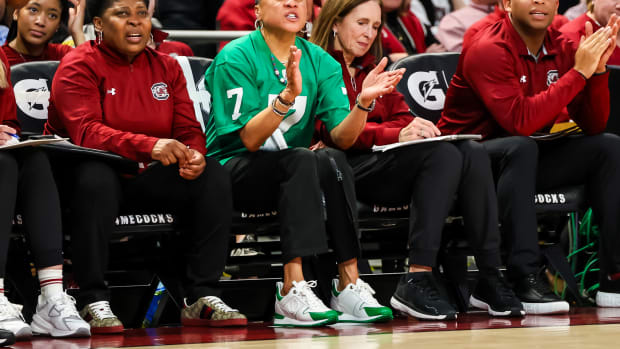 Dawn Staley directs her team against the Kentucky Wildcats in the second half (15th Jan., 2024)