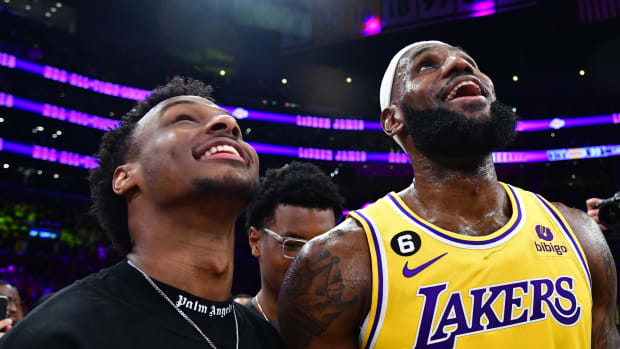 LeBron James Wears Unreleased Shoes in Epic Birthday Game - Sports  Illustrated FanNation Kicks News, Analysis and More