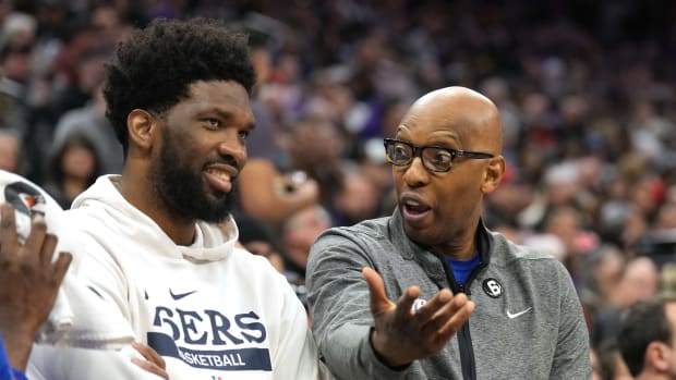 Rockets to Interview 76ers' Sam Cassell on Sunday as Coaching Search  Intensifies - Hoops Wire