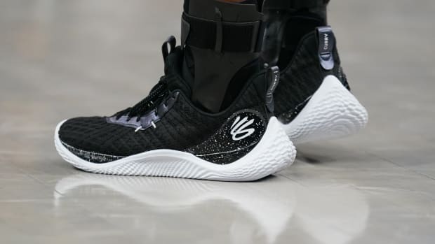 Does anyone know anything about this shoe called Curry Flow POD? The china  official website puts it under bball shoes. : r/BBallShoes
