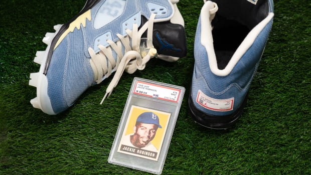MLB Players Debut Air Jordan Cleats Honoring Jackie Robinson - Sports  Illustrated FanNation Kicks News, Analysis and More