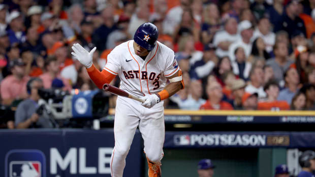 Astros' offense struggles in series-opening loss to Rangers