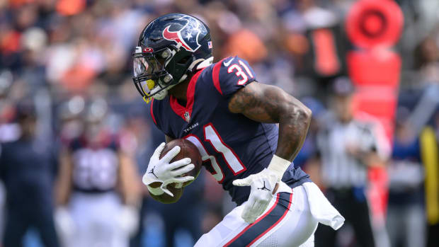 Game Ball To Everbody!' DeMeco Ryans, Young Houston Texans Continue to  Impress - Sports Illustrated Houston Texans News, Analysis and More