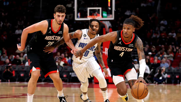Houston Rockets Waive Nate Hinton - Sports Illustrated Houston