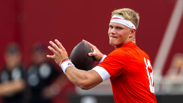 Could Ohio State Buckeyes Replace Injured Quarterback Devin Brown with Lincoln  Kienholz? - Sports Illustrated Ohio State Buckeyes News, Analysis and More