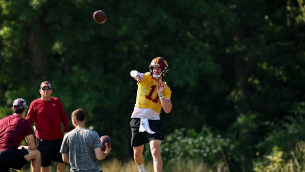 Commanders LOOK: Carson Wentz Training in Washington Jersey, Philadelphia  Eagles Helmet - Sports Illustrated Washington Football News, Analysis and  More