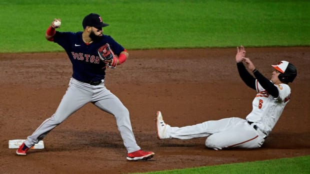 Yankees' Marwin González replaces Red Sox LF in Japan in logical