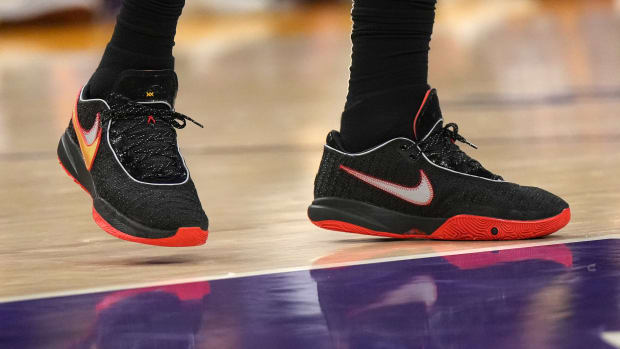 Bronny & Bryce James Debut New Colorway of Nike LeBron 20 - Sports  Illustrated FanNation Kicks News, Analysis and More