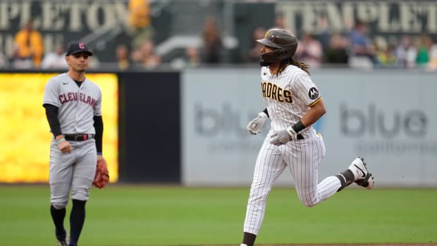 WATCH: Josh Bell Hits First Home Run In A Guardians Uniform - Sports  Illustrated Cleveland Guardians News, Analysis and More