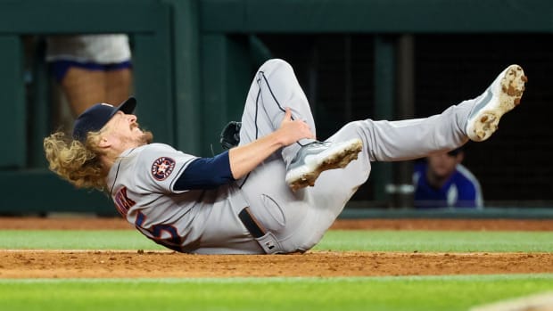 Astros manager provides update on scary Ryne Stanek injury