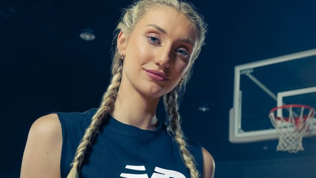 Cameron Brink is New Balance's First Women's Basketball Player - Sports  Illustrated FanNation Kicks News, Analysis and More