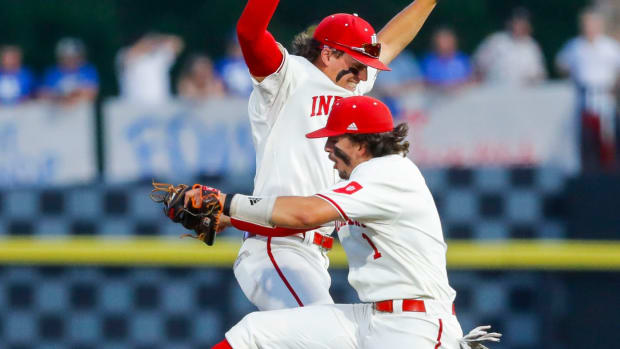 Indiana Hoosiers in the MLB: Schwarber Belts 19th Home Run, Cubs' Effross  Dealing - Sports Illustrated Indiana Hoosiers News, Analysis and More