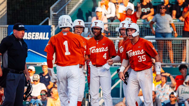No. 12 Baseball wins late at No. 6 Stanford - University of Texas