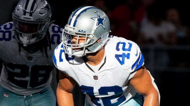 Dallas Cowboys linebacker Anthony Barr (42) in action during the game between the Dallas Cowboys and the Cincinnati Bengals at AT&T Stadium.