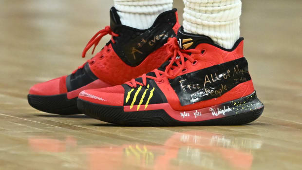 Trolls Nike with Hand-Written Messages on Shoes - Sports Illustrated FanNation Kicks News, Analysis and More