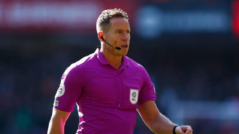 Who's the referee for Bristol City vs Sunderland?