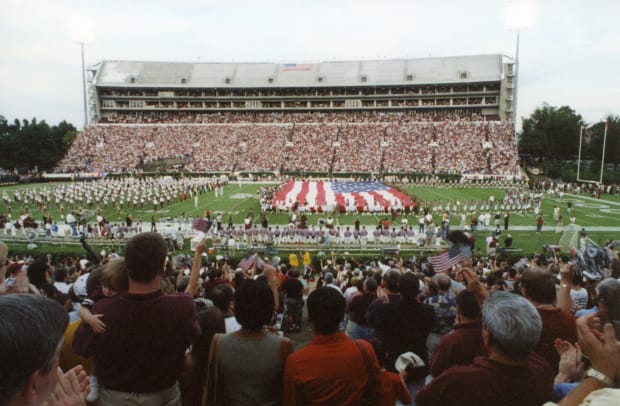 911_Football_vs_SouthCarolina001