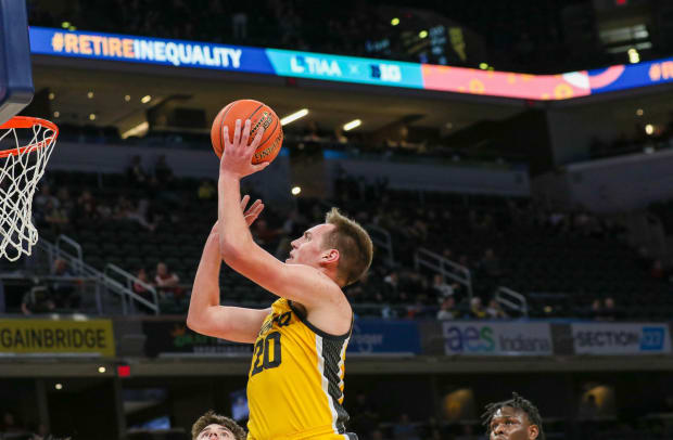 Photo Gallery: Iowa-Northwestern B1G Tourney - Sports Illustrated Iowa ...