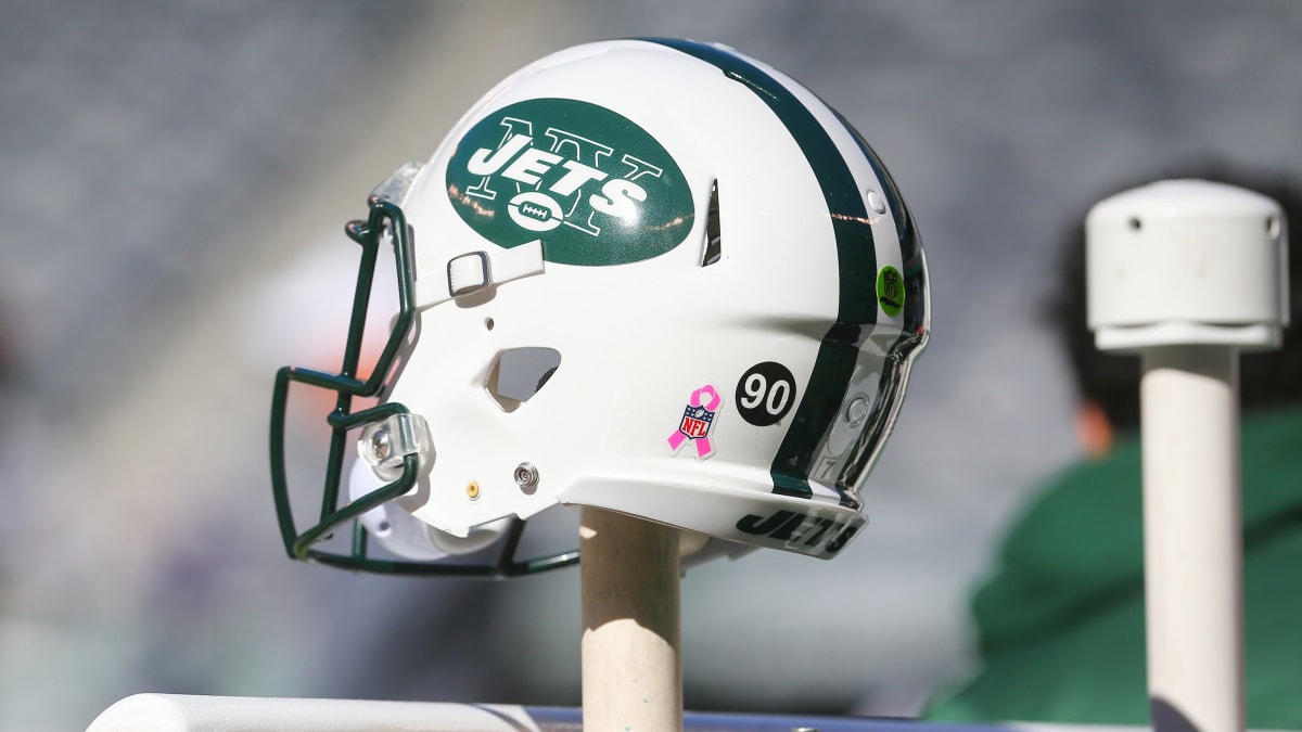 Jets retire former DE Dennis Byrd's No. 90