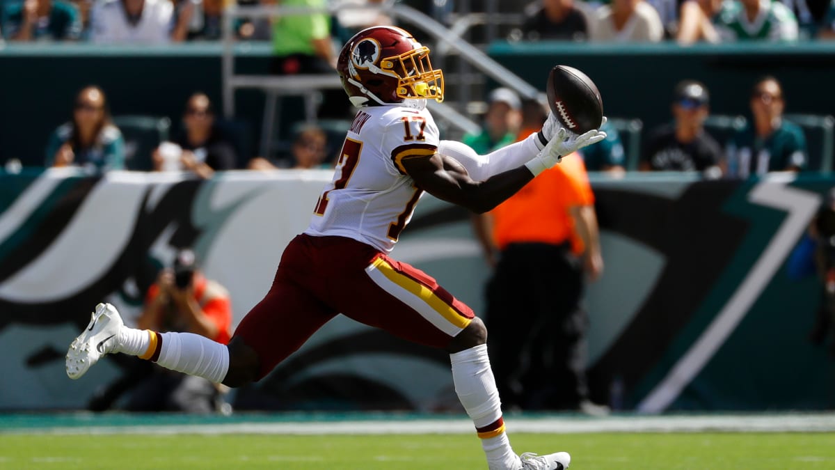 Philadelphia, Pennsylvania, USA. 8th Sep, 2019. Terry McLaurin (17) of the  Washington Redskins carries the ball during a game against the Philadelphia  Eagles at Lincoln Financial Field on September 8, 2019 in