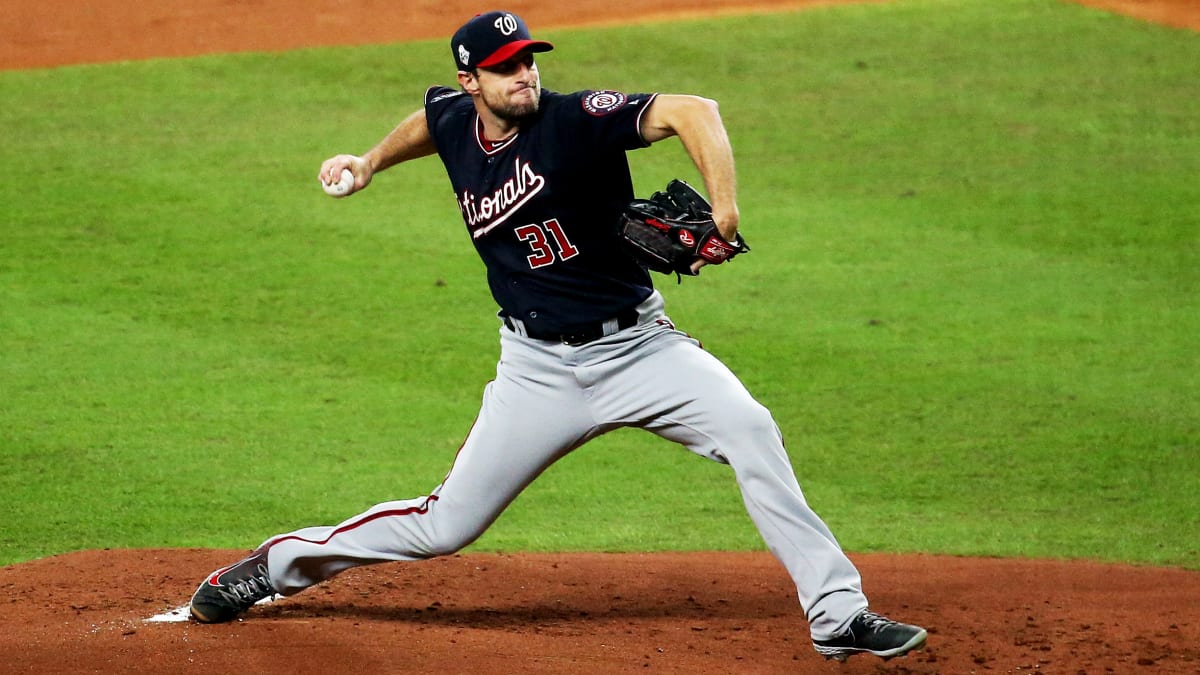 World Series: Scherzer, Sánchez share amazing hug after Nationals' win