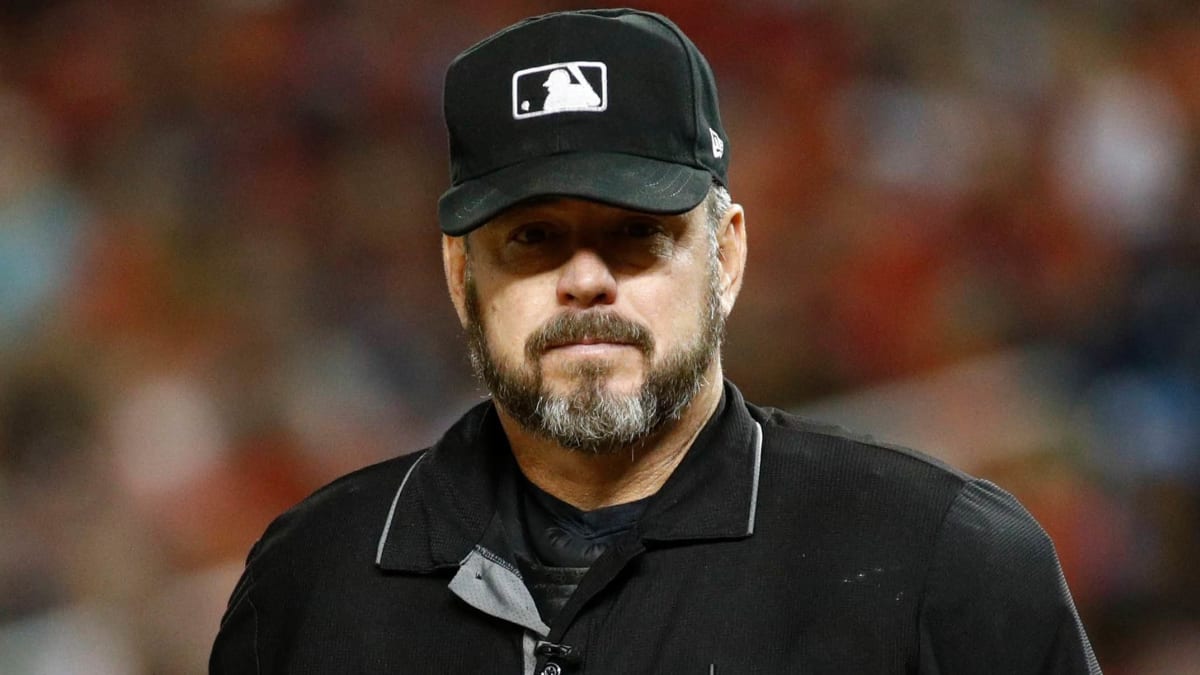 Rob Drake, Major League Baseball umpire, says he will buy AR-15 and  threatens Cival War if President Donald Trump is impeached - CBS News