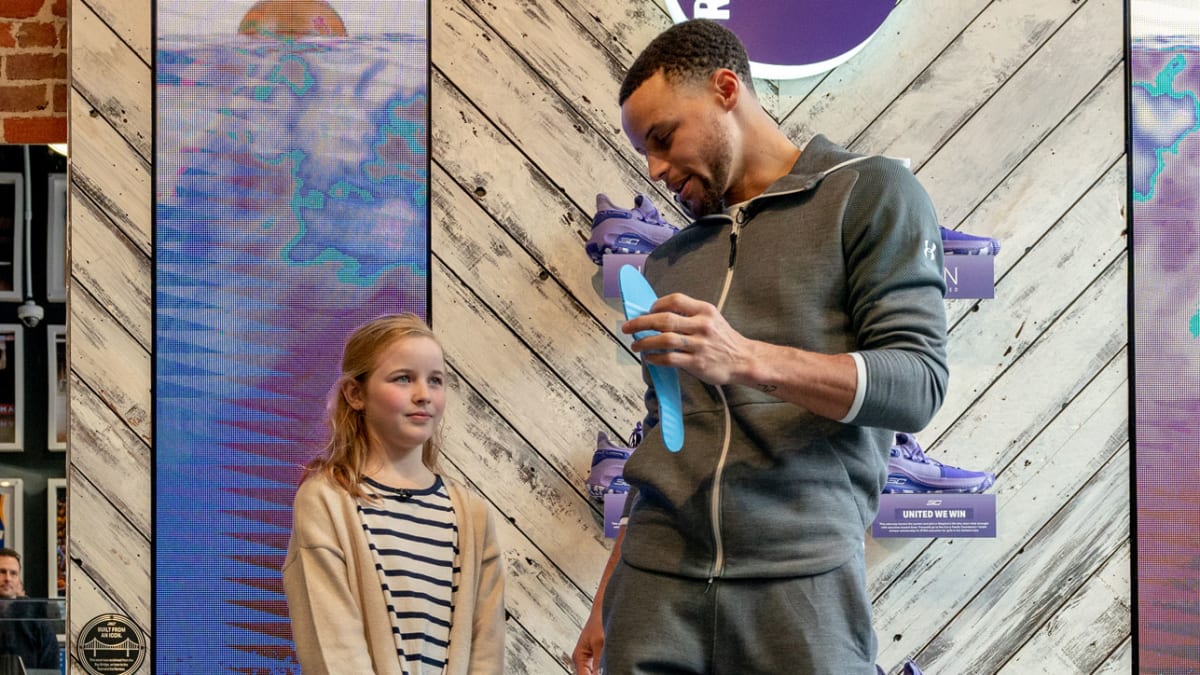 Young girl helps Steph Curry design 