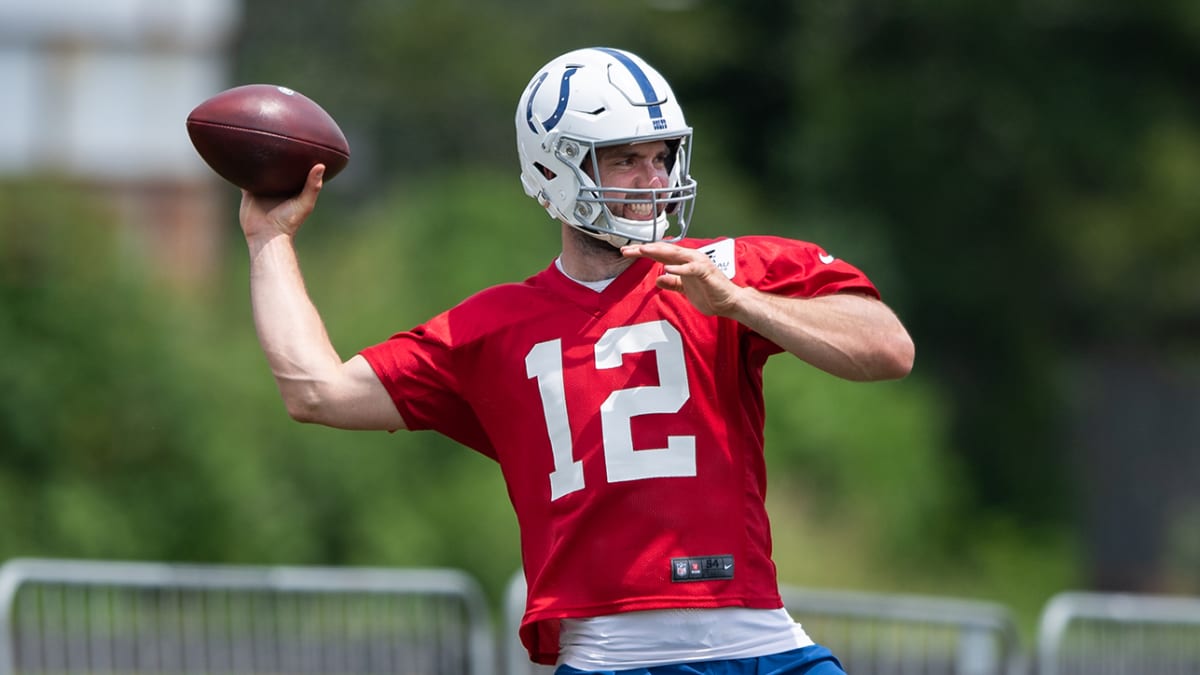 Coach says Colts' Andrew Luck 'doing great' after injury-marred 2015