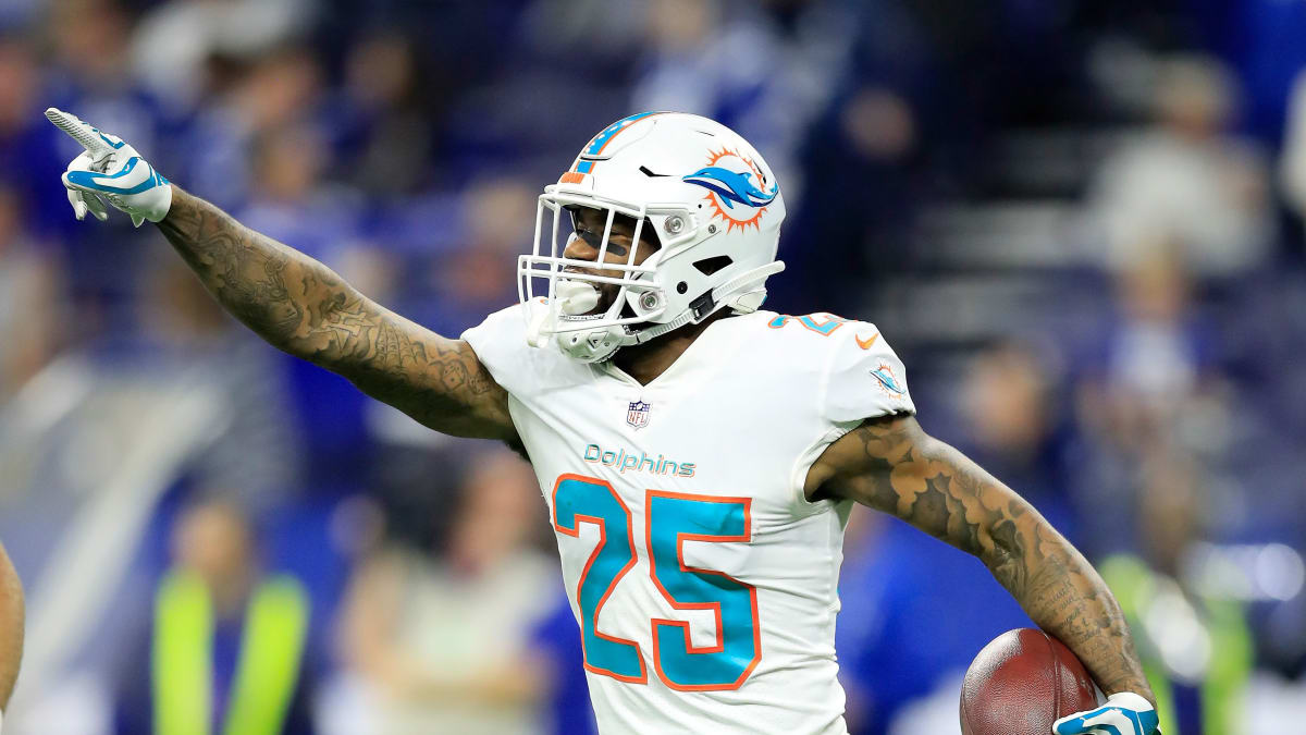 Dolphins, Xavien Howard Agree To Reworked Contract