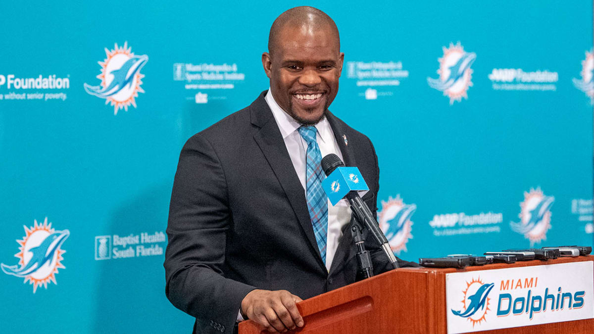 Steelers hire former Dolphins HC Brian Flores as senior defensive