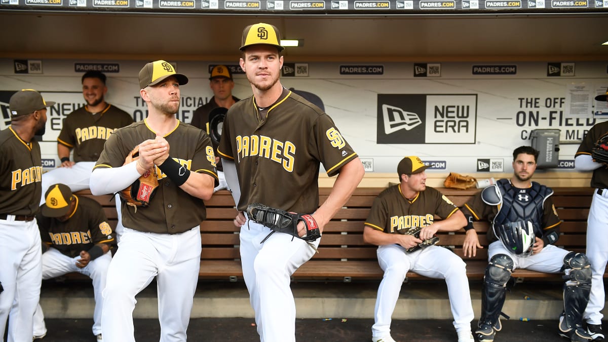 Padres unveil new brown uniforms