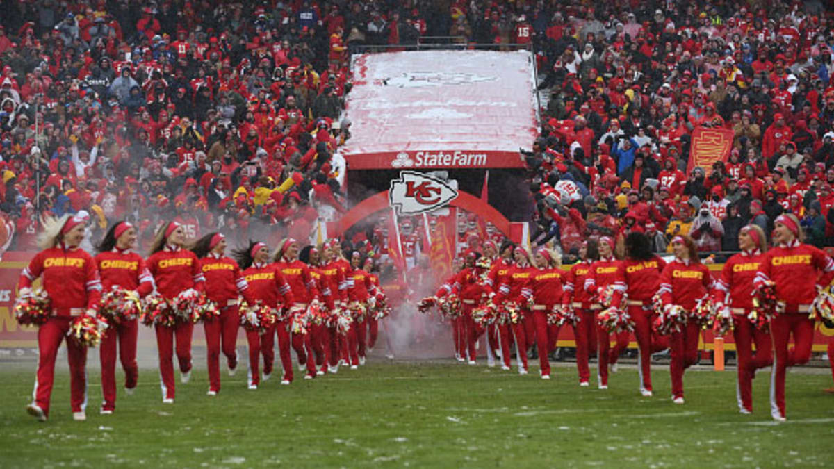 Why is Arrowhead in Kansas City the loudest NFL stadium?