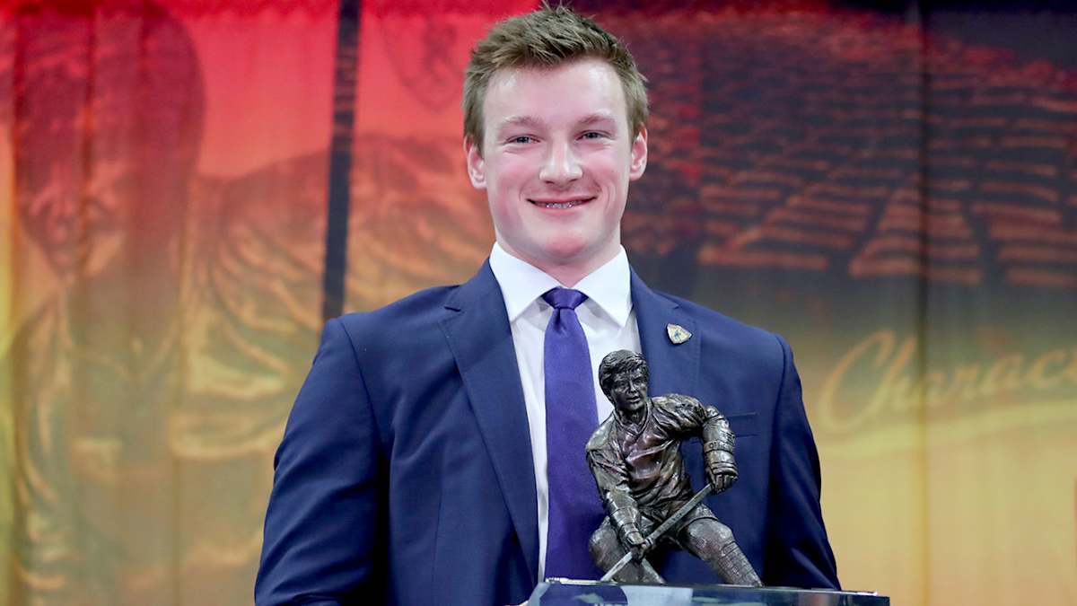 Cale Makar signs extension: Colorado Avalanche, former UMass star agree on  6-year, $56 million deal 