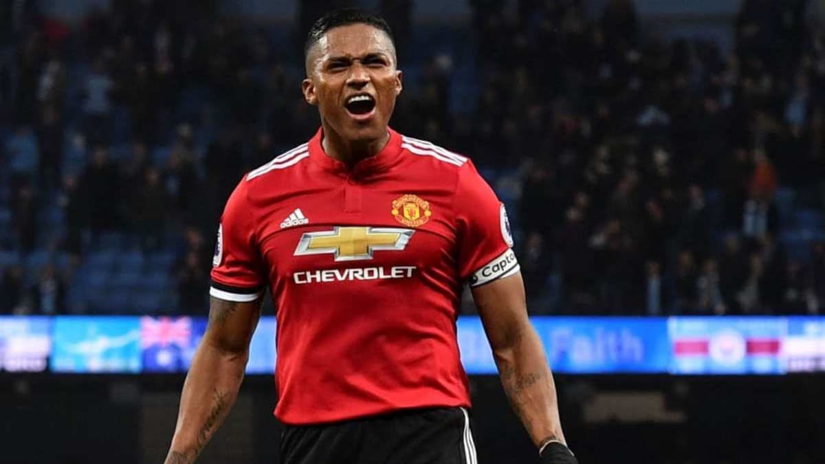 Antonio Valencia Set to Leave Manchester United After Club Decline One-Year  Extension on Contract - Sports Illustrated