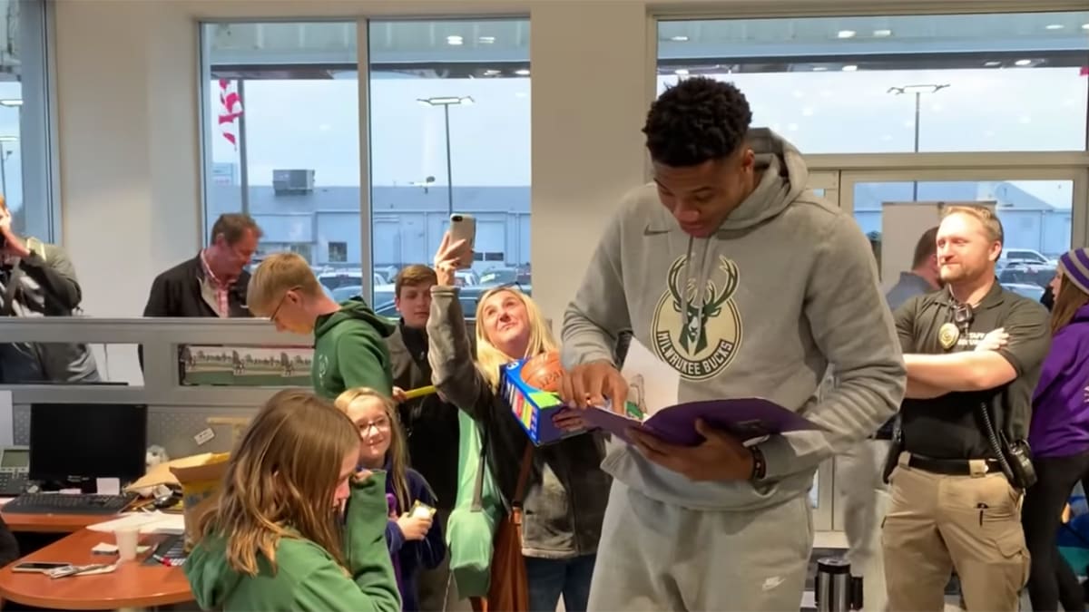 Young fan cries after Giannis Antetokounmpo says he loves her artwork -  Sports Illustrated