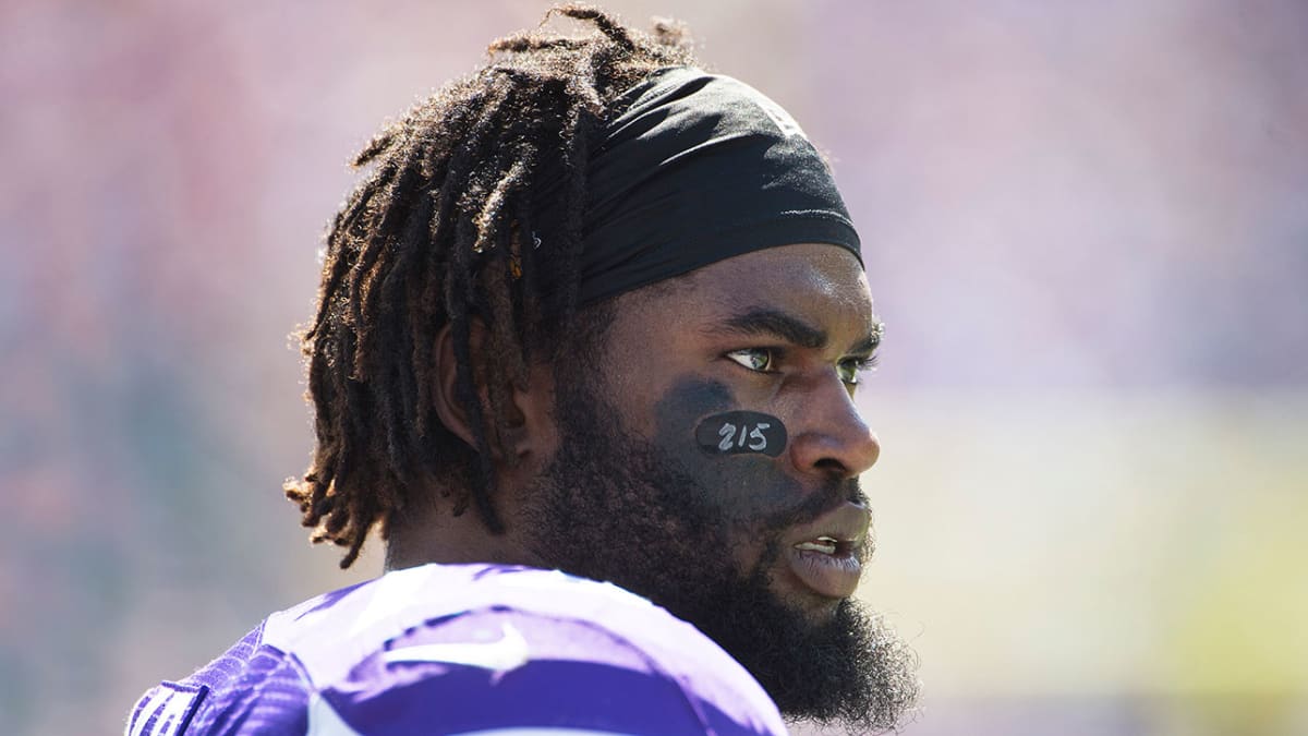 Sharrif Floyd awaiting grievance settlement with Vikings over contract  dispute