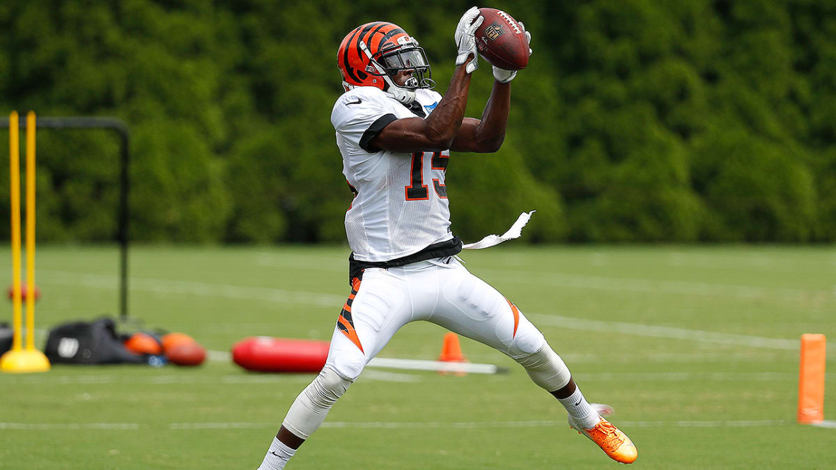 Around the AFC North: John Ross Returns to Camp After Son's Bout