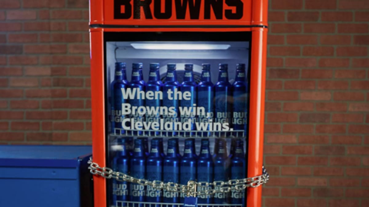 NYSportsJournalism.com - Bud Light Pops Ups With Victory Fridges