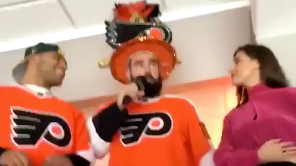 WATCH: Jason Kelce leads 'Fly Eagles Fly' chant during Mt. Joy