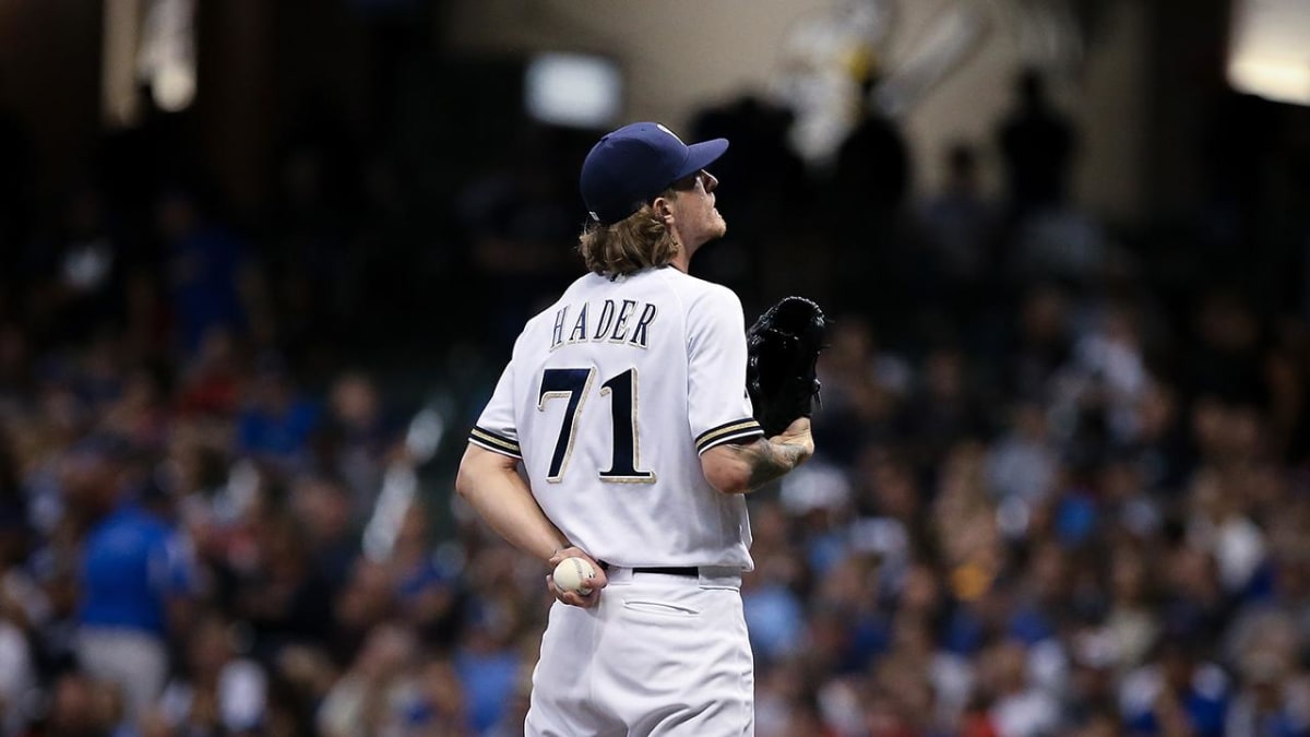 Josh Hader did not deserve a standing ovation from Brewers fans