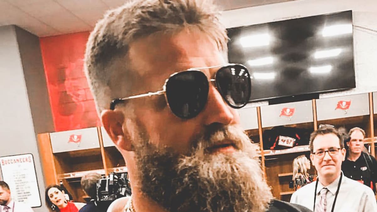 Ryan Fitzpatrick Does Postgame Interview in DeSean Jackson's Clothes After  Monster Game Vs. Eagles