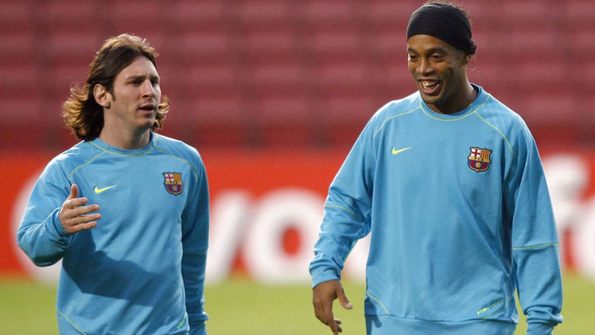 Ronaldinho wants Lionel Messi to be the last no. 10 at Barcelona