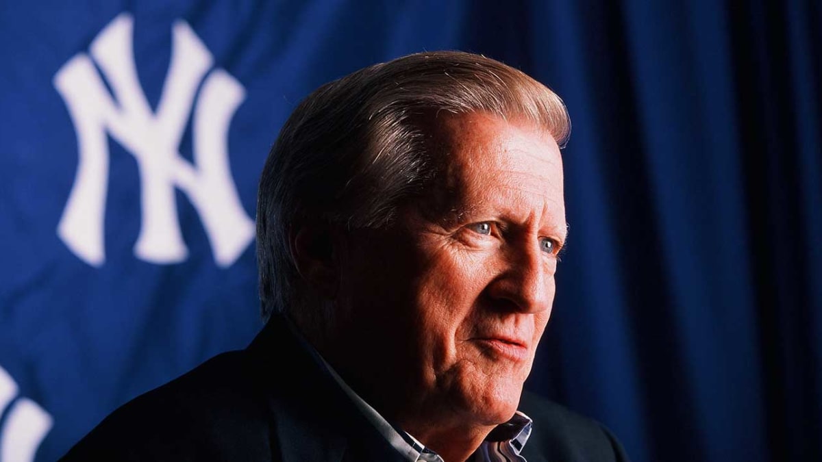 Yankees win in 9th after honoring Steinbrenner
