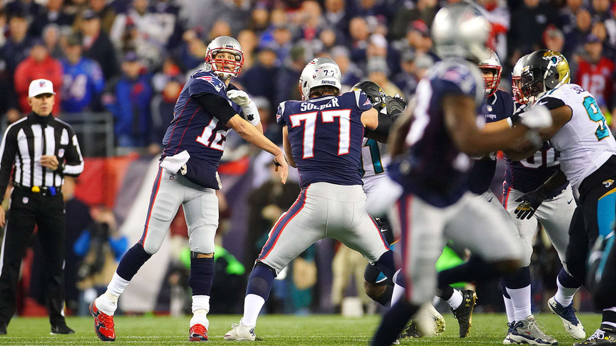 Jacksonville, FL, USA. 16th Sep, 2018. New England Patriots quarterback Tom  Brady (12) before the start of 1st half NFL football game between the New  England Patriots and the Jacksonville Jaguars at